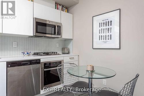 416 - 39 Brant Street, Toronto, ON - Indoor Photo Showing Kitchen