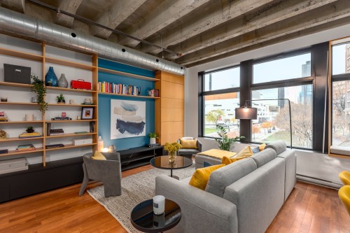 Salon - 308-1625 Rue Clark, Montréal (Ville-Marie), QC - Indoor