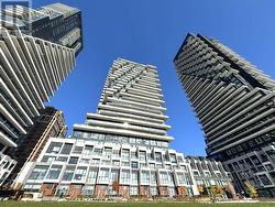 2704 - 30 INN ON THE PARK DRIVE  Toronto, ON M3C 0P7