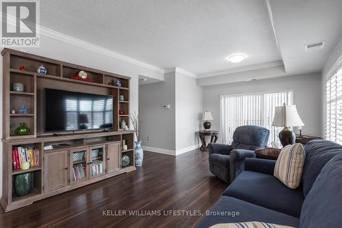 409 - 89 Ridout Street, London South (South F), ON - Indoor Photo Showing Living Room