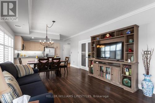 409 - 89 Ridout Street, London South (South F), ON - Indoor Photo Showing Living Room