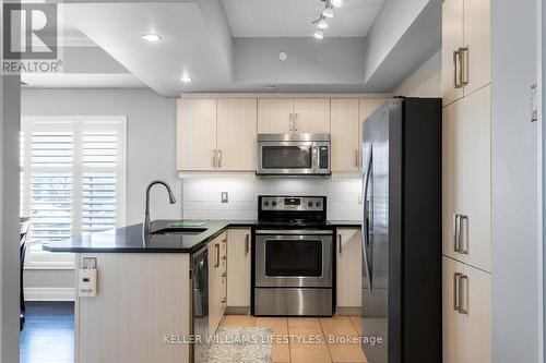 409 - 89 Ridout Street, London South (South F), ON - Indoor Photo Showing Kitchen With Stainless Steel Kitchen With Upgraded Kitchen