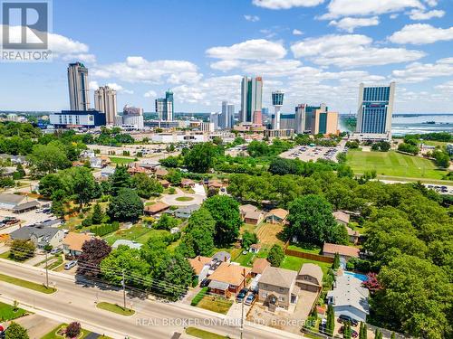 5712 Sunnylea Crescent, Niagara Falls (Arad/Fallsview), ON - Outdoor With View