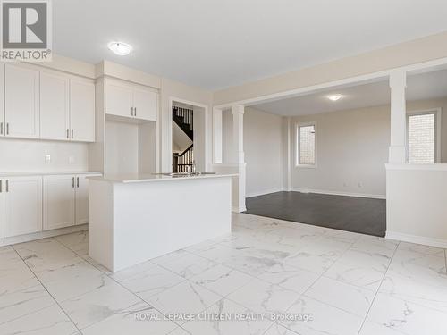 63 Fenn Crescent, New Tecumseth, ON - Indoor Photo Showing Kitchen