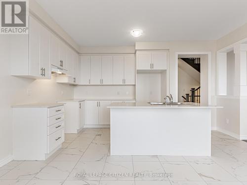 63 Fenn Crescent, New Tecumseth, ON - Indoor Photo Showing Kitchen