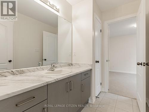 63 Fenn Crescent, New Tecumseth, ON - Indoor Photo Showing Bathroom
