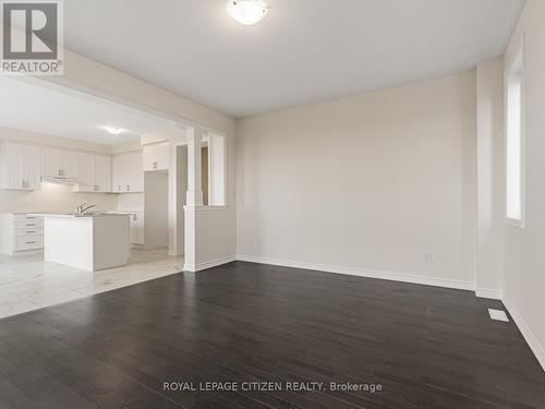 63 Fenn Crescent, New Tecumseth, ON - Indoor Photo Showing Kitchen