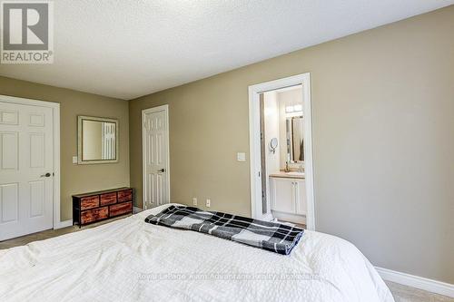 929 Creekfront Way, Newmarket (Gorham-College Manor), ON - Indoor Photo Showing Bedroom