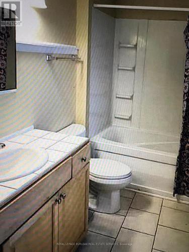 49 Province Street S, Hamilton, ON - Indoor Photo Showing Bathroom