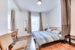 1-2311 Rue Ontario E.  Montréal (Ville-Marie), QC H2K 1W2