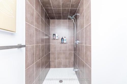 2201-1410 Dupont Street, Toronto, ON - Indoor Photo Showing Bathroom