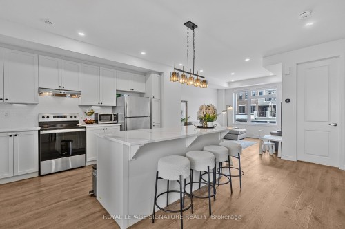 158 Keppel Circle, Brampton, ON - Indoor Photo Showing Kitchen With Stainless Steel Kitchen With Upgraded Kitchen