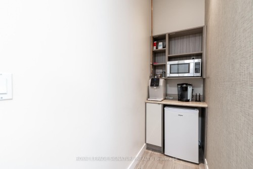 356-4750 Yonge Street, Toronto, ON 