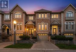 26 - 187 LA ROSE AVENUE  Toronto, ON M9P 3W1