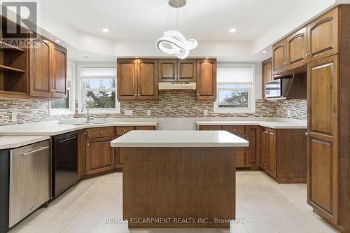 797 Highway 6, Haldimand, ON - Indoor Photo Showing Kitchen With Upgraded Kitchen