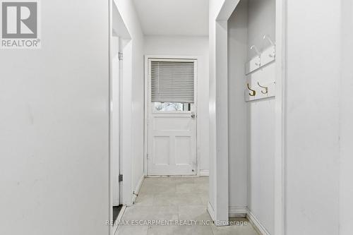 797 Highway 6, Haldimand, ON - Indoor Photo Showing Other Room