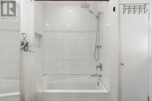 797 Highway 6, Haldimand, ON - Indoor Photo Showing Bathroom