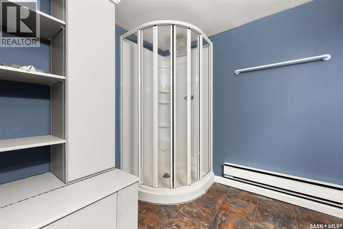 2314 Elphinstone Street, Regina, SK - Indoor