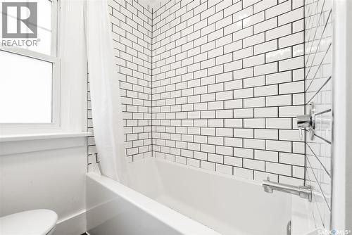2314 Elphinstone Street, Regina, SK - Indoor Photo Showing Bathroom
