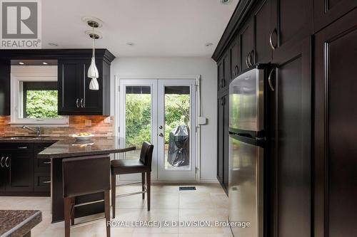 27 Paramount Court, Toronto, ON - Indoor Photo Showing Kitchen