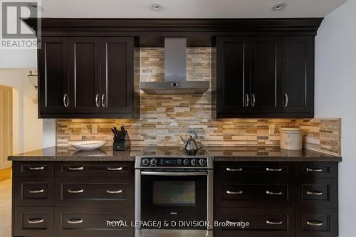 27 Paramount Court, Toronto, ON - Indoor Photo Showing Kitchen