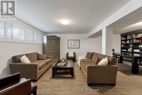 27 Paramount Court, Toronto, ON - Indoor Photo Showing Living Room