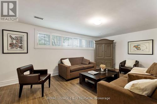 27 Paramount Court, Toronto, ON - Indoor Photo Showing Living Room