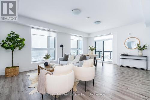 518 - 4 Kimberly Lane, Collingwood, ON - Indoor Photo Showing Living Room