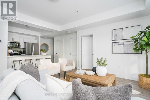 518 - 4 Kimberly Lane, Collingwood, ON - Indoor Photo Showing Living Room