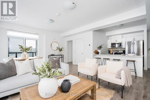 518 - 4 Kimberly Lane, Collingwood, ON - Indoor Photo Showing Living Room