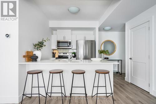 518 - 4 Kimberly Lane, Collingwood, ON - Indoor Photo Showing Kitchen
