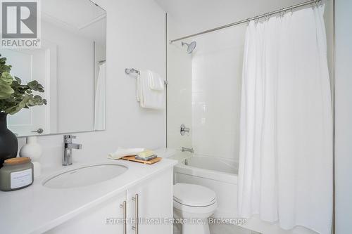 518 - 4 Kimberly Lane, Collingwood, ON - Indoor Photo Showing Bathroom