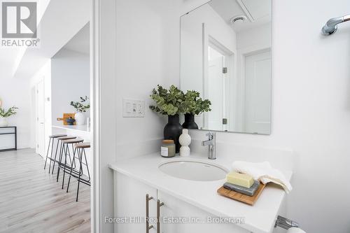 518 - 4 Kimberly Lane, Collingwood, ON - Indoor Photo Showing Bathroom