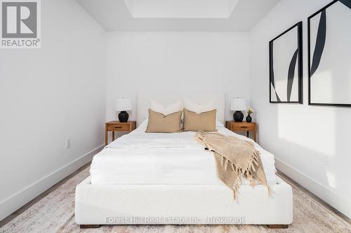 518 - 4 Kimberly Lane, Collingwood, ON - Indoor Photo Showing Bedroom