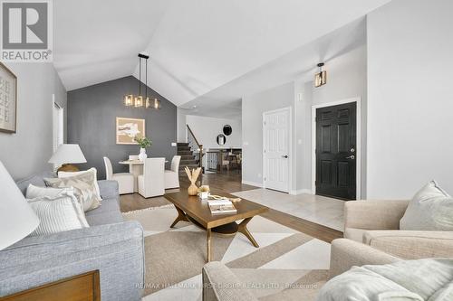 10 Walnut Crescent, Belleville, ON - Indoor Photo Showing Living Room