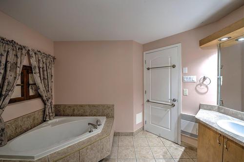 Salle de bains - 101-1245 Rue François-Corbeil, Terrebonne (Terrebonne), QC - Indoor Photo Showing Bathroom