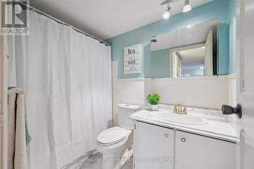 711 - 19 Woodlawn Road E, Guelph (Riverside Park), ON - Indoor Photo Showing Bathroom