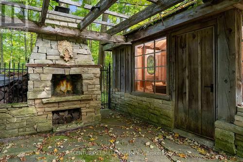 7 Erinwood Drive, Erin, ON -  With Fireplace