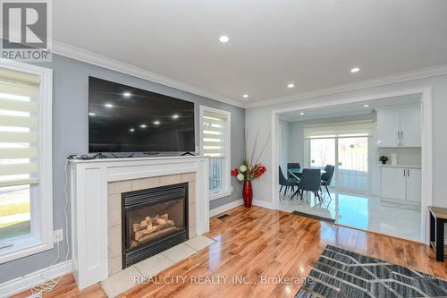 7020 Black Walnut Trail, Mississauga, ON - Indoor Photo Showing Living Room With Fireplace
