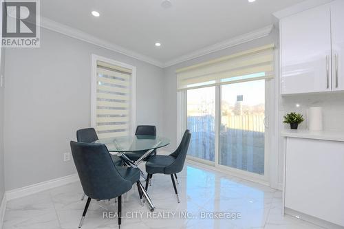 7020 Black Walnut Trail, Mississauga, ON - Indoor Photo Showing Dining Room