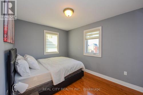 7020 Black Walnut Trail, Mississauga, ON - Indoor Photo Showing Bedroom
