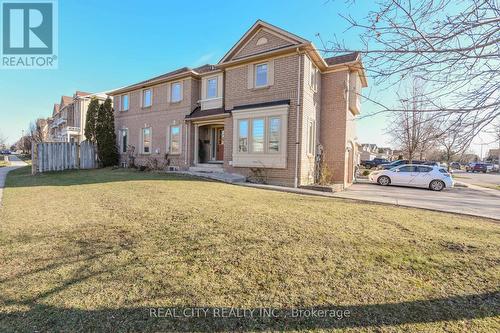 7020 Black Walnut Trail, Mississauga, ON - Outdoor