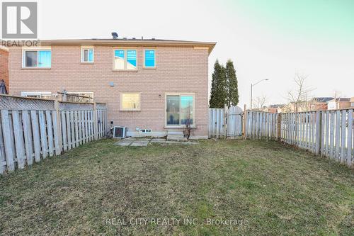 7020 Black Walnut Trail, Mississauga, ON - Outdoor