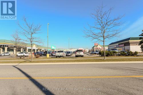 7020 Black Walnut Trail, Mississauga, ON - Outdoor