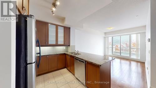 311D - 57 Upper Duke Crescent, Markham, ON - Indoor Photo Showing Kitchen With Double Sink