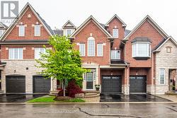21 - 300 RAVINEVIEW WAY  Oakville, ON L6H 7J1