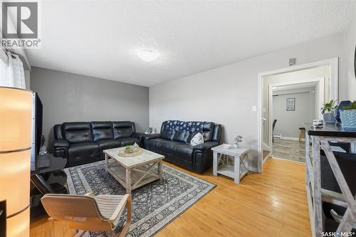 20 209 Camponi Place, Saskatoon, SK - Indoor Photo Showing Living Room