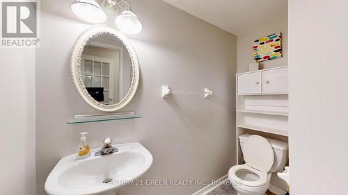 6991 Roundwood Court, Mississauga, ON - Indoor Photo Showing Bathroom