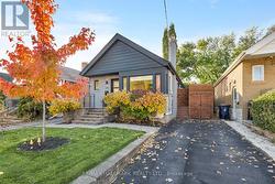 26 HUTTON AVENUE  Toronto, ON M4C 3L3