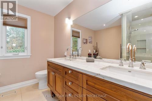 5565 5Th Line, New Tecumseth, ON - Indoor Photo Showing Bathroom